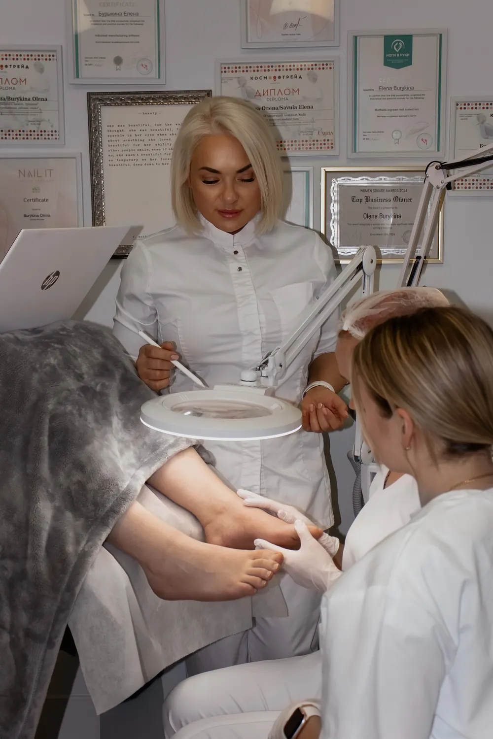 LINEL Academy instructor teaching a live clinical case